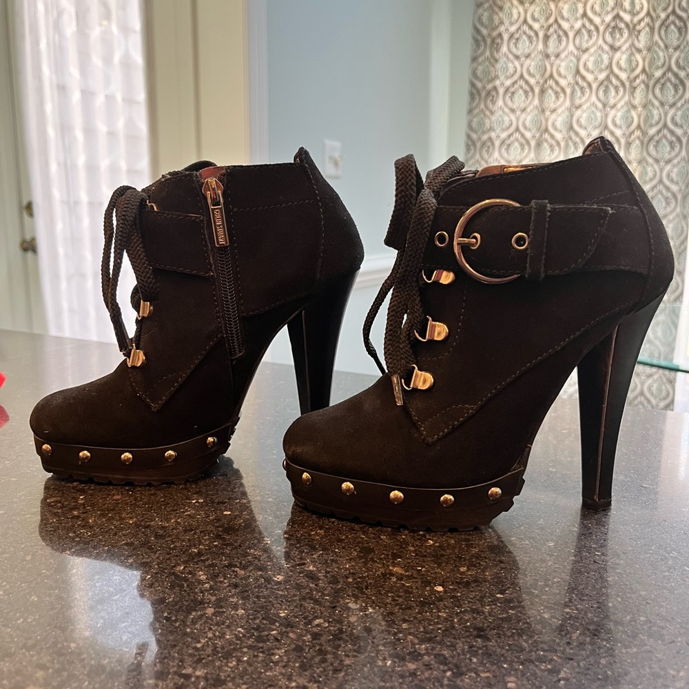 Victoria’s Secret Colin Stuart Ankle Boots sz 5